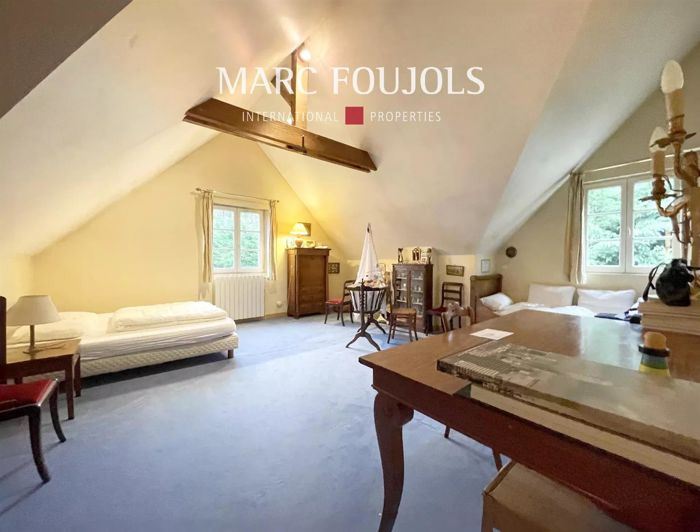 Image No.8-6 Bed House for sale