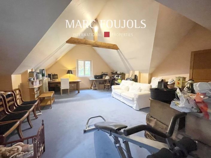 Image No.9-6 Bed House for sale