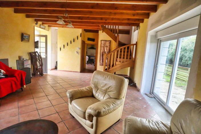 Image No.4-2 Bed House for sale