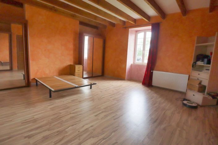 Image No.9-2 Bed House for sale