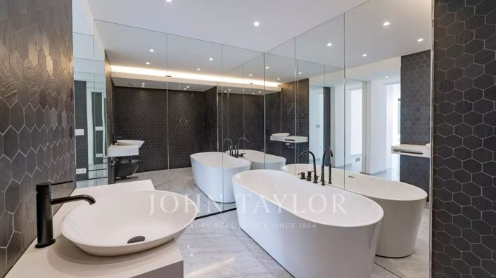 Image No.17-4 Bed House for sale