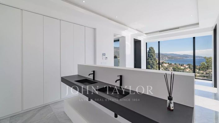 Image No.20-4 Bed House for sale