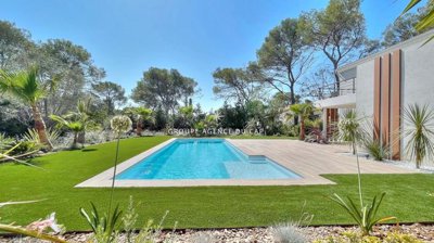 5 Bed House for sale