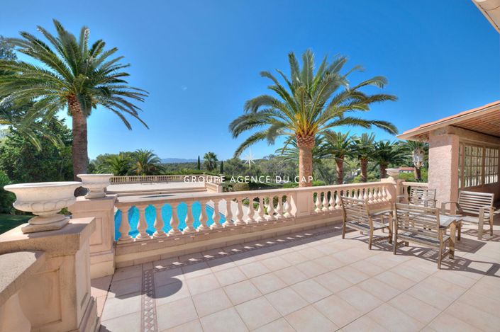 Image No.2-5 Bed House for sale