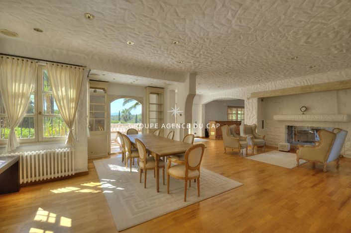 Image No.4-5 Bed House for sale