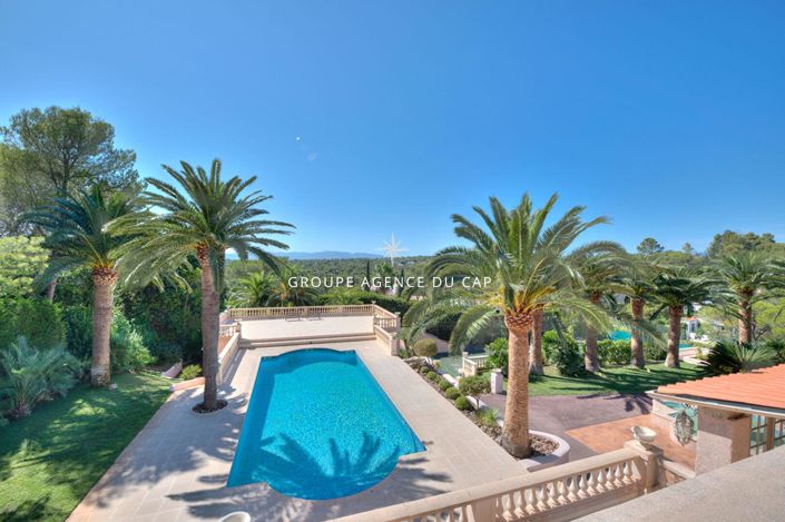 Image No.8-5 Bed House for sale