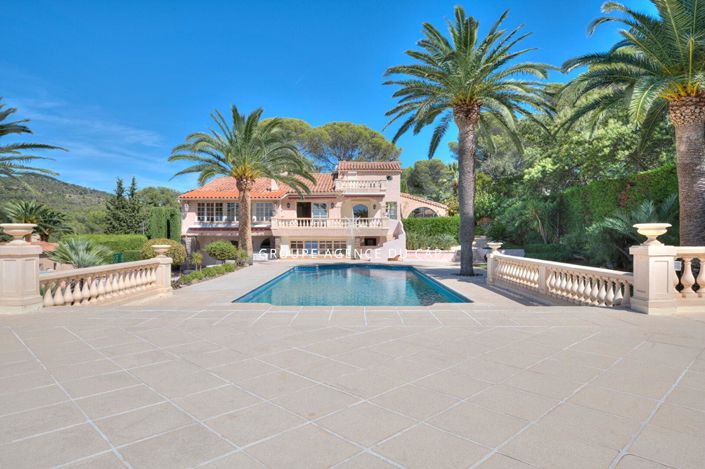 Image No.9-5 Bed House for sale