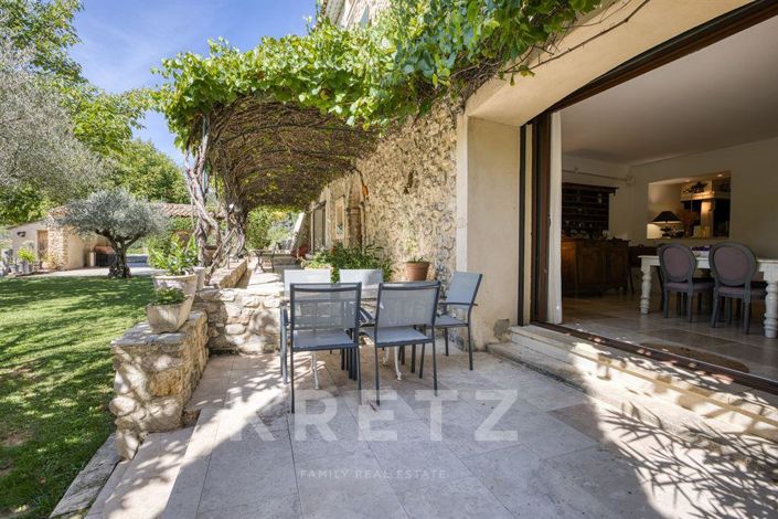 Image No.11-10 Bed House for sale