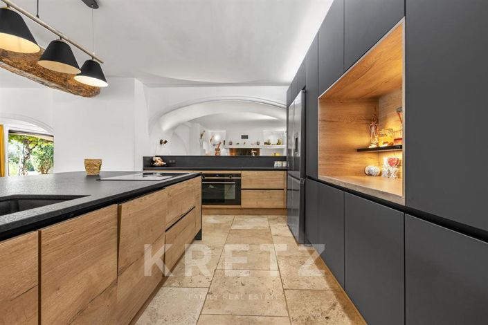 Image No.13-10 Bed House for sale