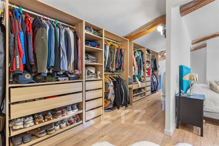 Image No.18-10 Bed House for sale