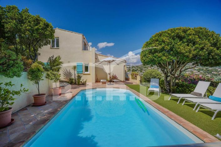 Image No.2-4 Bed House for sale