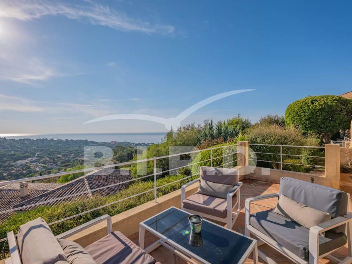 Image No.8-4 Bed House for sale