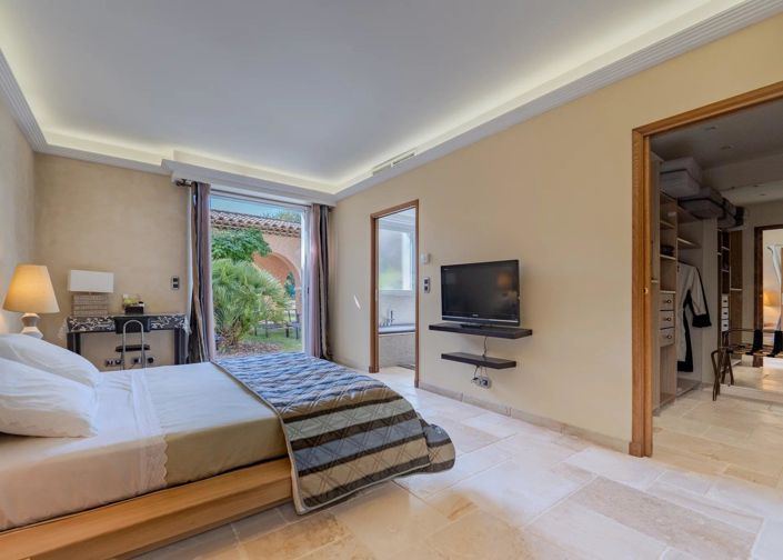 Image No.11-7 Bed House for sale