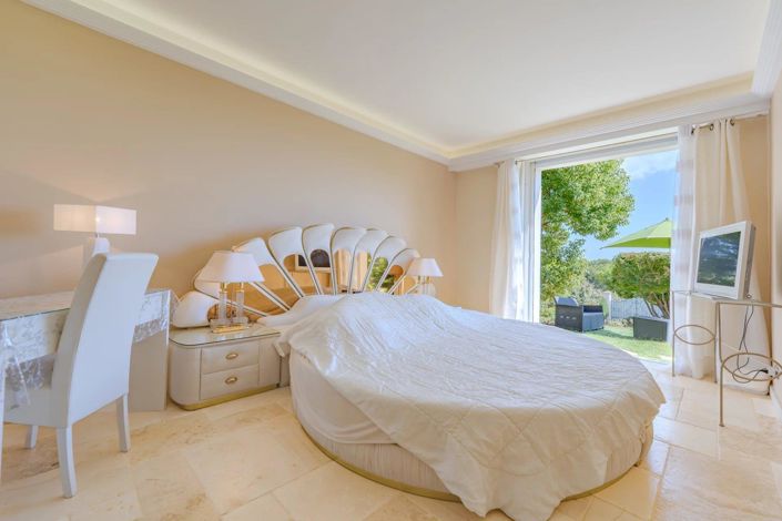 Image No.18-7 Bed House for sale