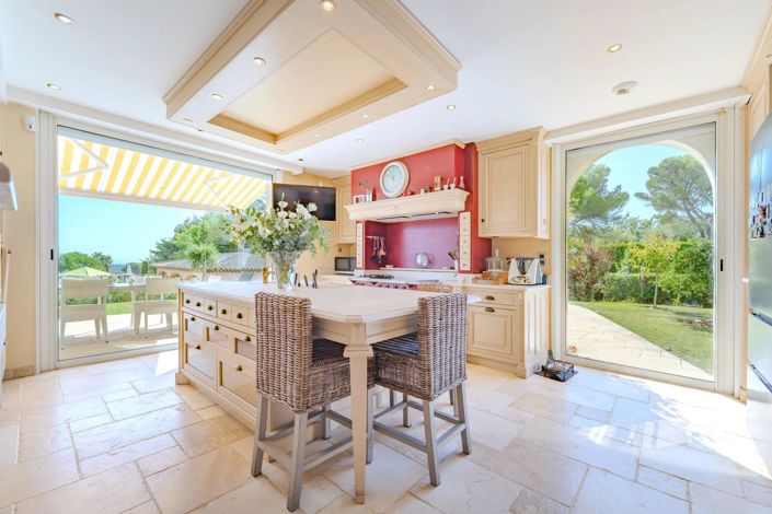 Image No.7-7 Bed House for sale