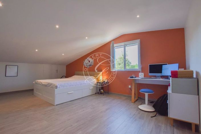 Image No.21-6 Bed House for sale