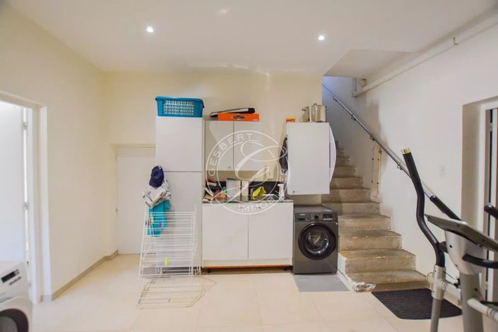 Image No.26-6 Bed House for sale