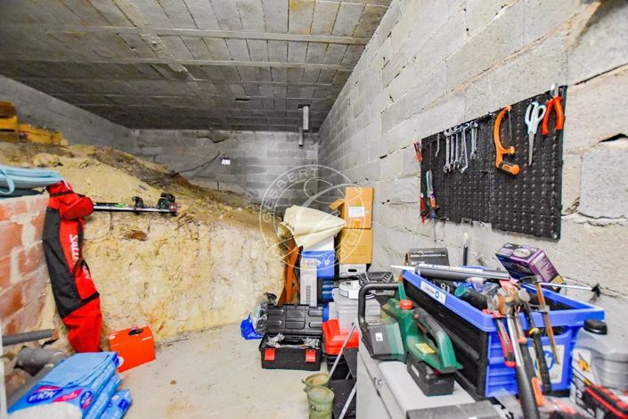 Image No.27-6 Bed House for sale