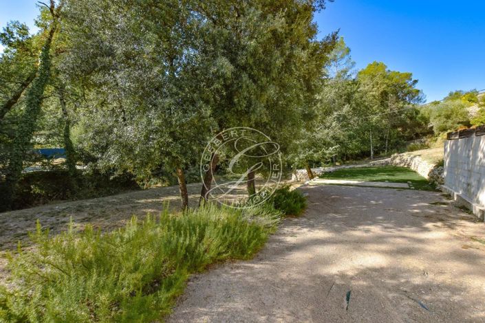 Image No.32-6 Bed House for sale