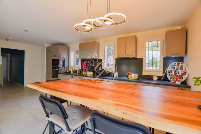 Image No.5-6 Bed House for sale