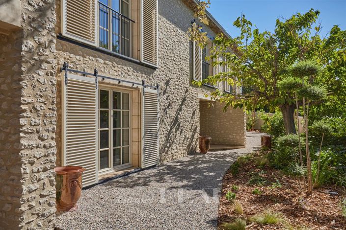 Image No.1-6 Bed House for sale