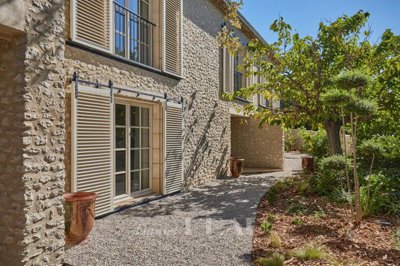 6 Bed House for sale