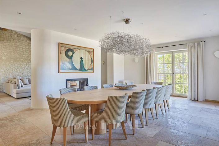 Image No.11-6 Bed House for sale