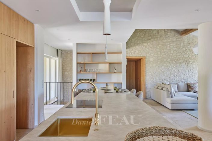 Image No.12-6 Bed House for sale