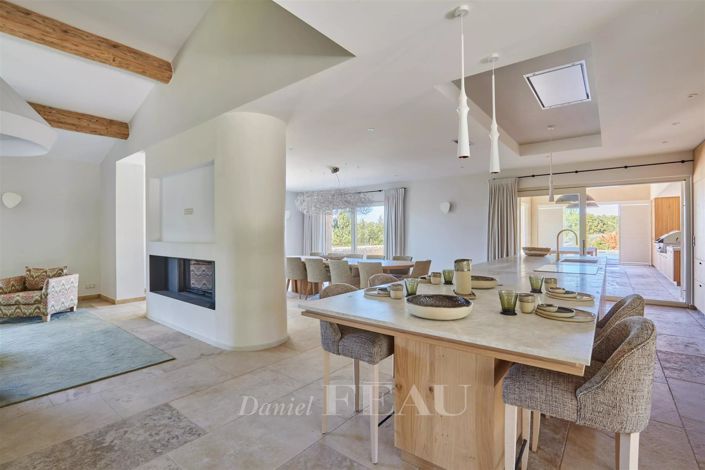 Image No.15-6 Bed House for sale