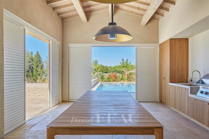 Image No.16-6 Bed House for sale