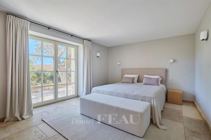 Image No.22-6 Bed House for sale