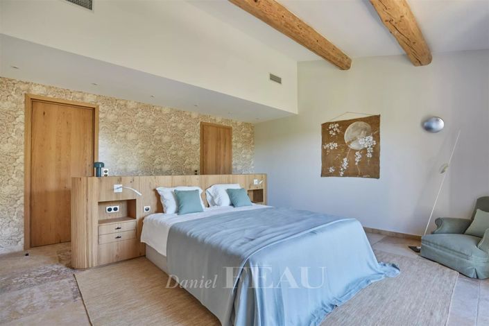 Image No.23-6 Bed House for sale