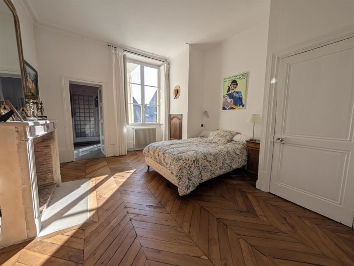 Image No.16-7 Bed House for sale