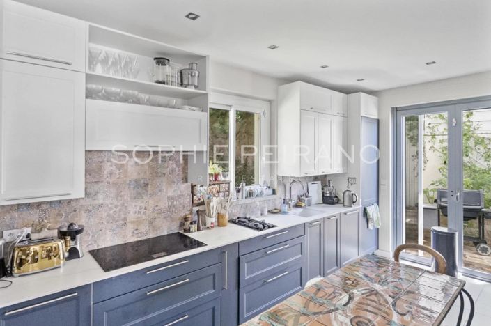 Image No.3-5 Bed House for sale