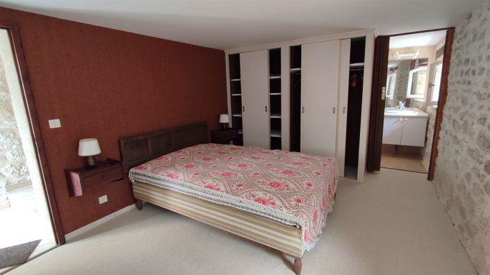 Image No.20-8 Bed House for sale