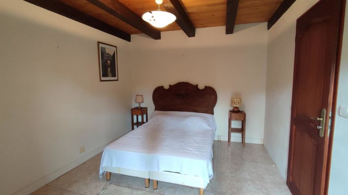 Image No.24-8 Bed House for sale