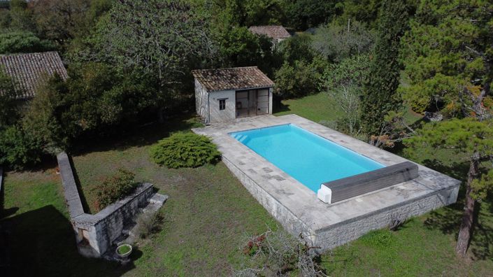 Image No.5-8 Bed House for sale