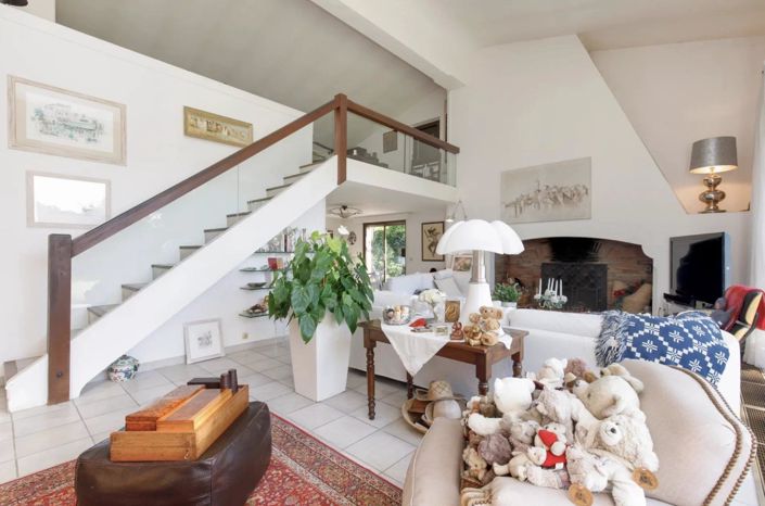 Image No.6-4 Bed House for sale