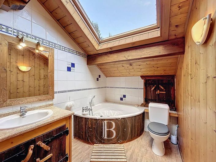 Image No.28-6 Bed House for sale