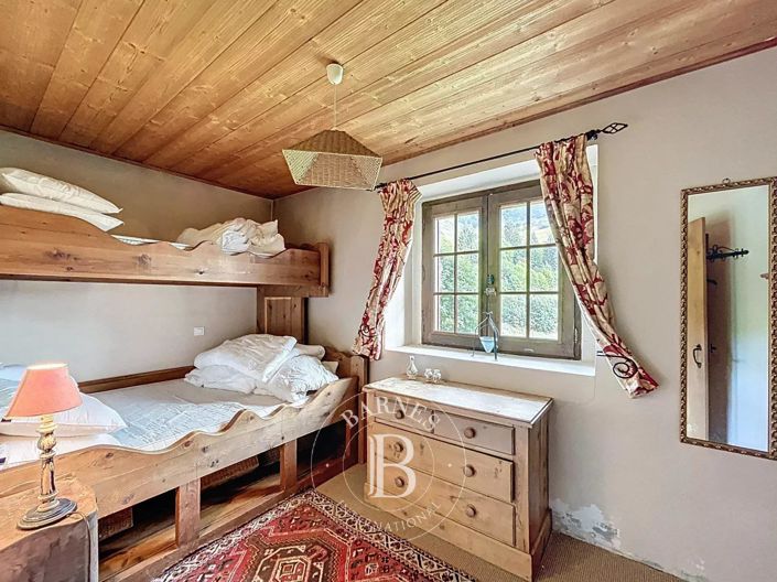 Image No.34-6 Bed House for sale