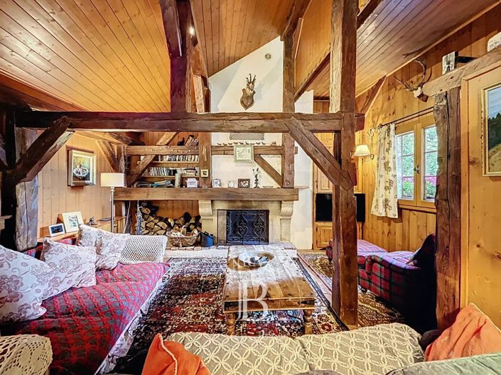 Image No.8-6 Bed House for sale