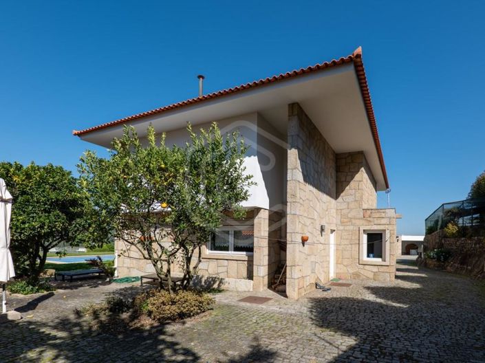 Image No.23-7 Bed House for sale