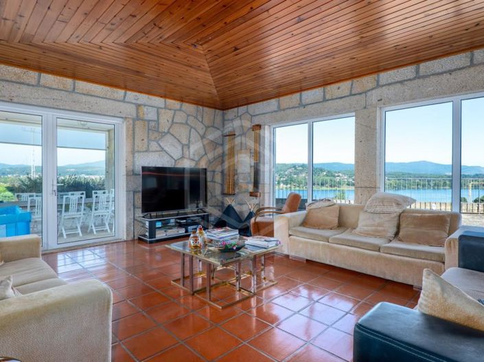 Image No.26-7 Bed House for sale