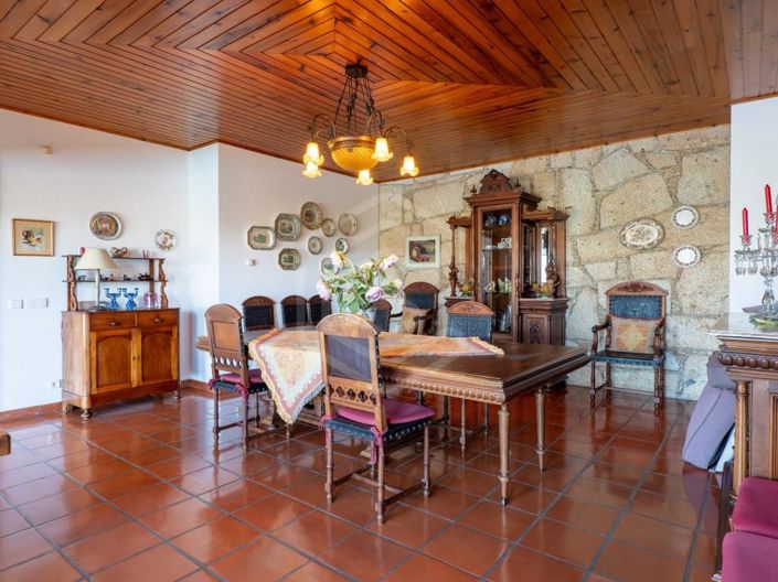 Image No.31-7 Bed House for sale