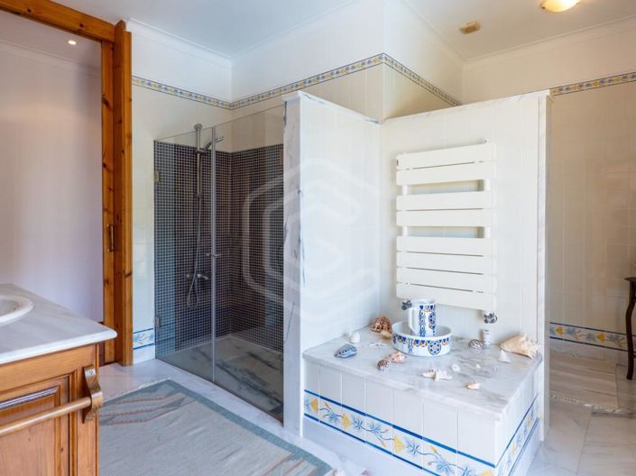 Image No.48-7 Bed House for sale