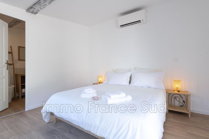 Image No.18-4 Bed House for sale