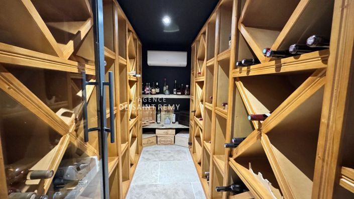 Image No.8-5 Bed House for sale