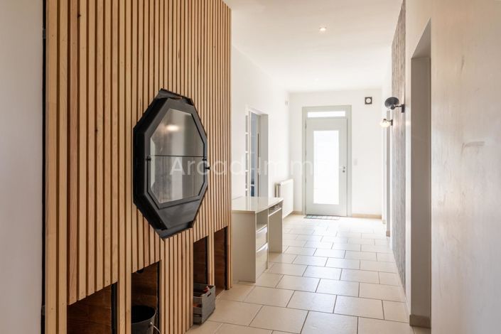 Image No.2-3 Bed House for sale