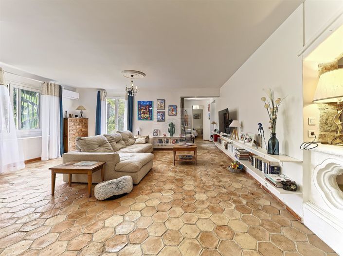 Image No.8-3 Bed House for sale