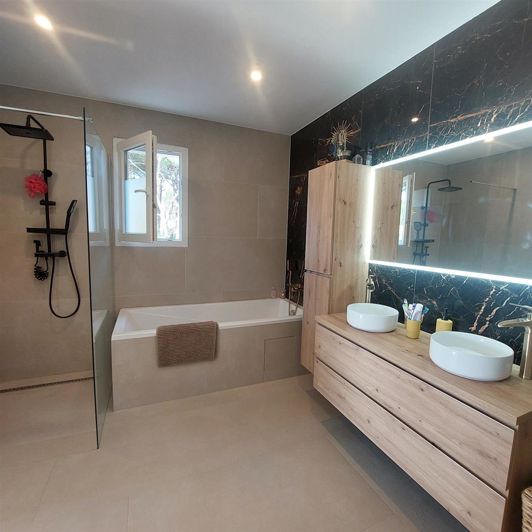 Image No.11-4 Bed House for sale